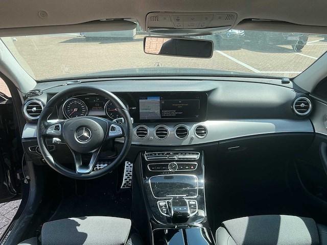 Mercedes-benz e200 d personenauto - afbeelding 13 van  32