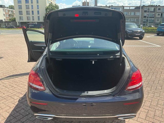 Mercedes-benz e200 d personenauto - afbeelding 22 van  32
