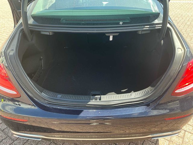 Mercedes-benz e200 d personenauto - afbeelding 24 van  32