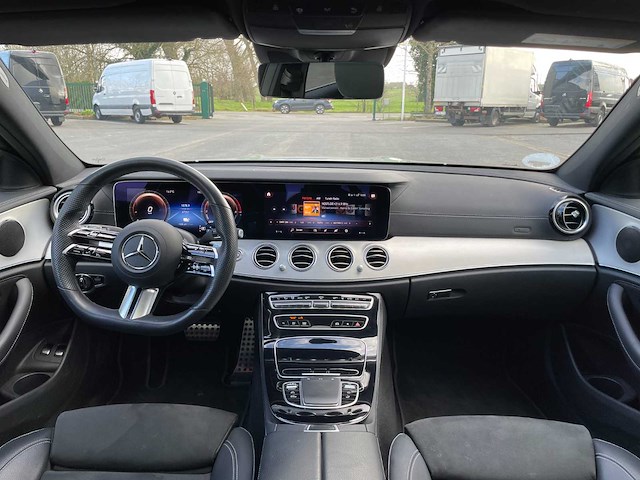 Mercedes-benz e300e - afbeelding 14 van  17