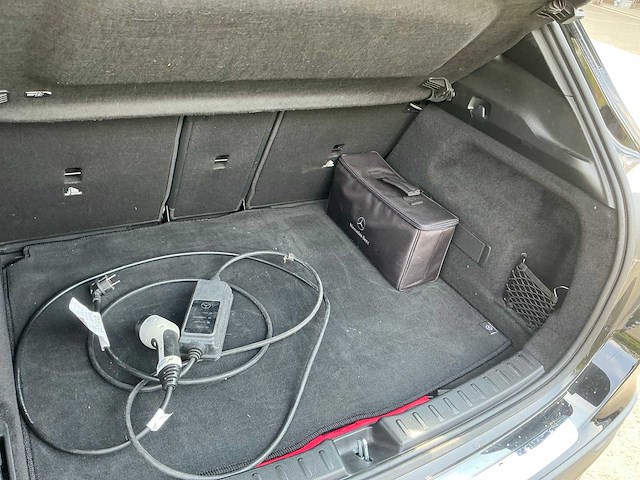 Mercedes-benz gla 250e personenauto - afbeelding 18 van  32