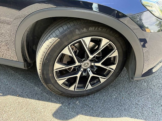 Mercedes-benz glc 220d 4-matic - afbeelding 1 van  3