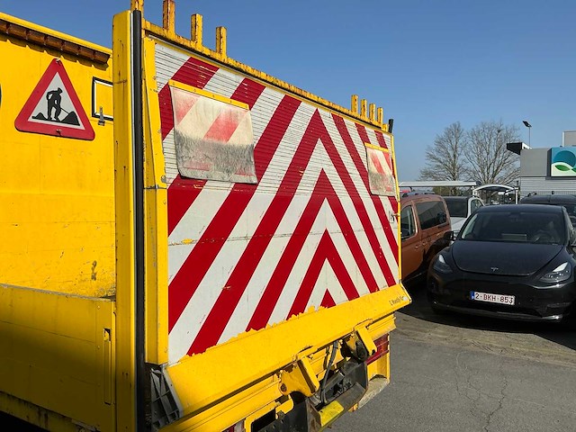 Mercedes-benz lichte vrachtwagen - afbeelding 3 van  18