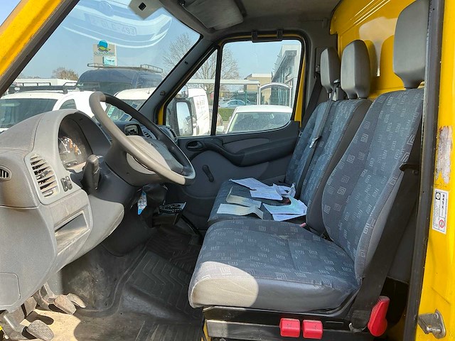 Mercedes-benz lichte vrachtwagen - afbeelding 6 van  18
