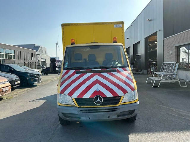 Mercedes-benz lichte vrachtwagen - afbeelding 11 van  18