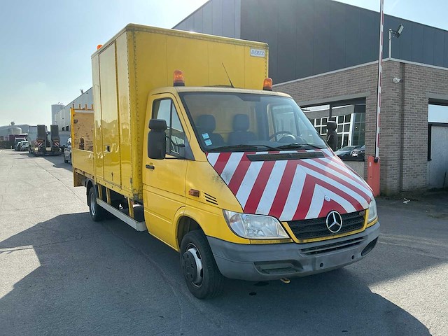 Mercedes-benz lichte vrachtwagen - afbeelding 12 van  18