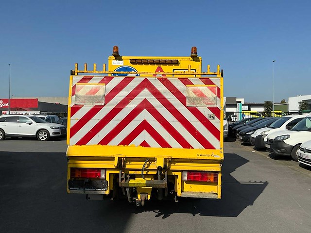 Mercedes-benz lichte vrachtwagen - afbeelding 14 van  18