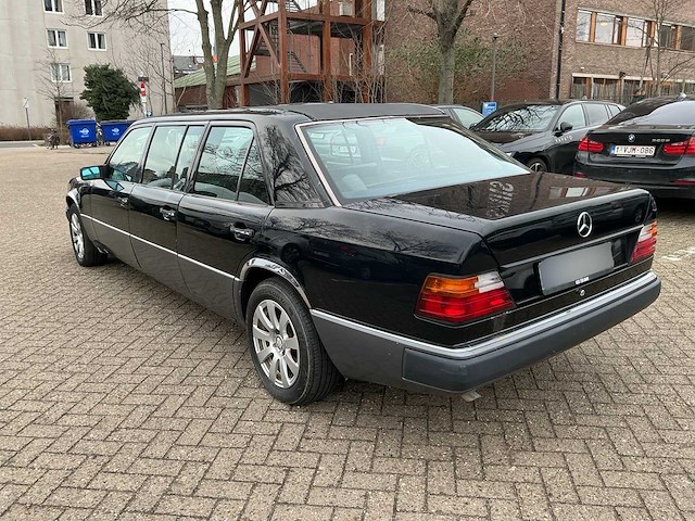 Mercedes-benz longversion e200 oldtimer - afbeelding 11 van  12