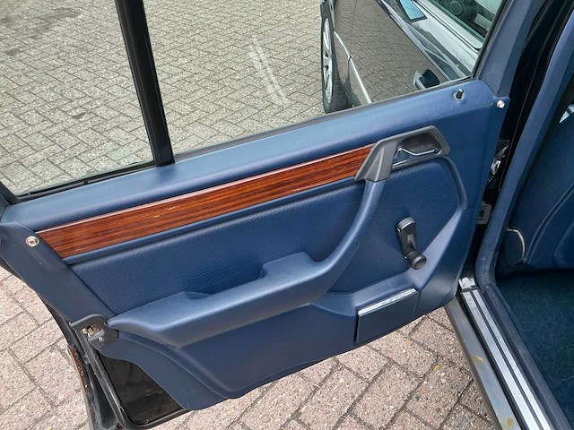 Mercedes-benz longversion e200 oldtimer - afbeelding 5 van  30
