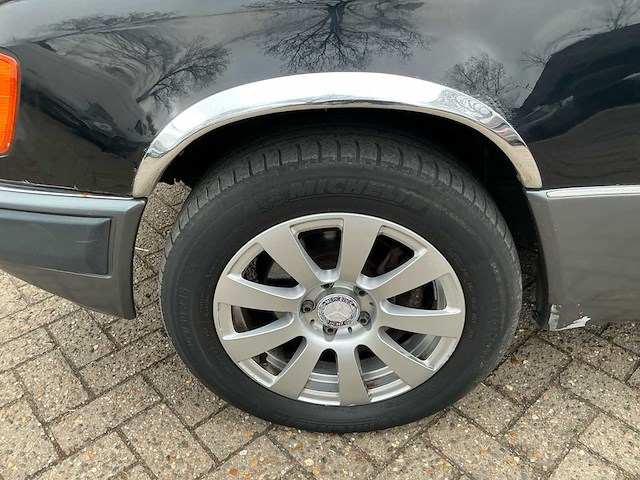 Mercedes-benz longversion e200 oldtimer - afbeelding 17 van  30