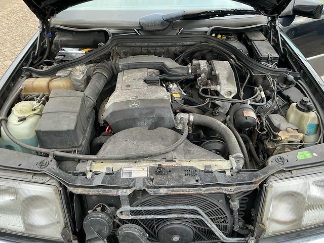 Mercedes-benz longversion e200 oldtimer - afbeelding 23 van  30