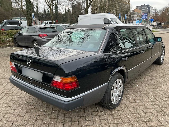 Mercedes-benz longversion e200 oldtimer - afbeelding 26 van  30