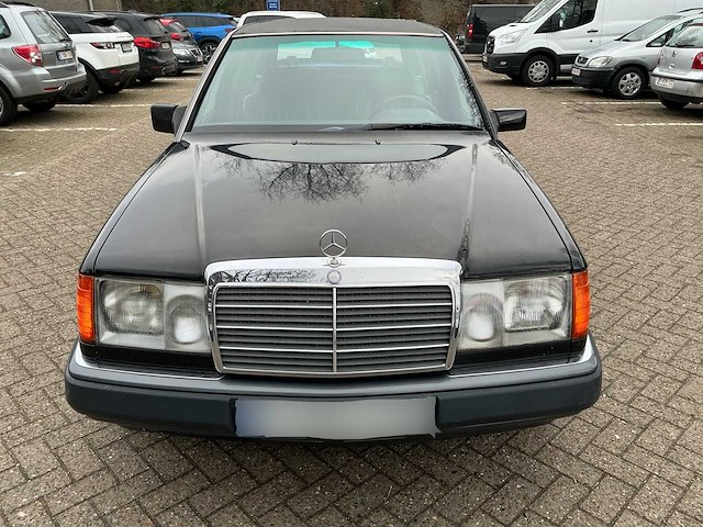 Mercedes-benz longversion e200 oldtimer - afbeelding 29 van  30