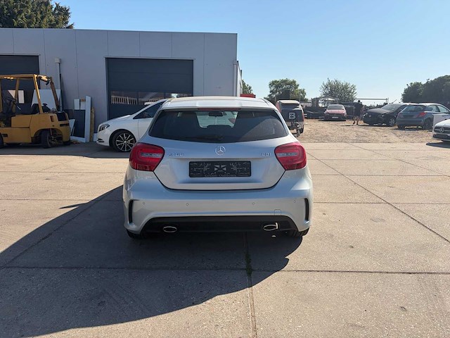 Mercedes-benz personenauto - afbeelding 26 van  29