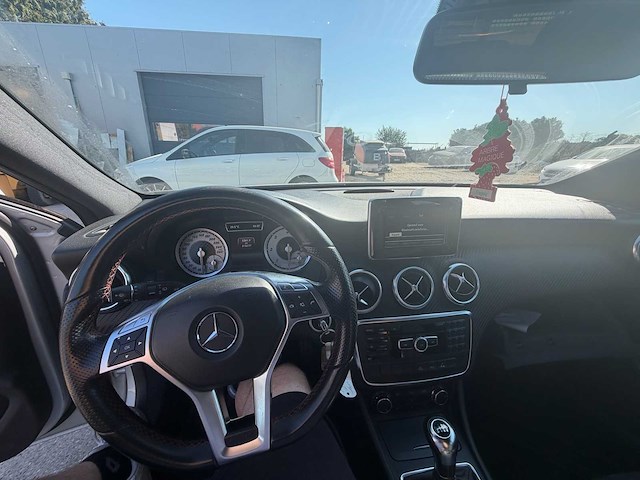 Mercedes-benz personenauto - afbeelding 7 van  17