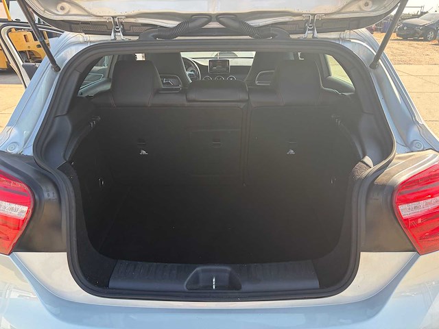 Mercedes-benz personenauto - afbeelding 10 van  17