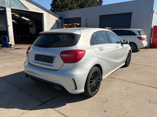 Mercedes-benz personenauto - afbeelding 15 van  17