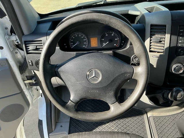 Mercedes-benz sprinter 214 cdi bedrijfswagen met webasto en trekhaak - afbeelding 3 van  45