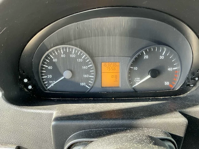 Mercedes-benz sprinter 214 cdi bedrijfswagen met webasto en trekhaak - afbeelding 4 van  45