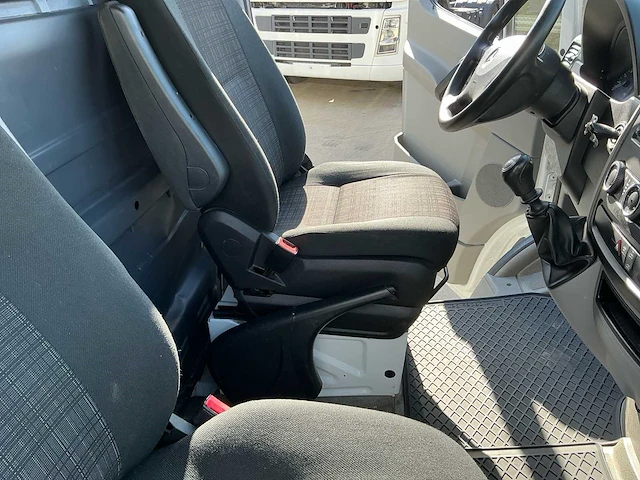 Mercedes-benz sprinter 214 cdi bedrijfswagen met webasto en trekhaak - afbeelding 19 van  45