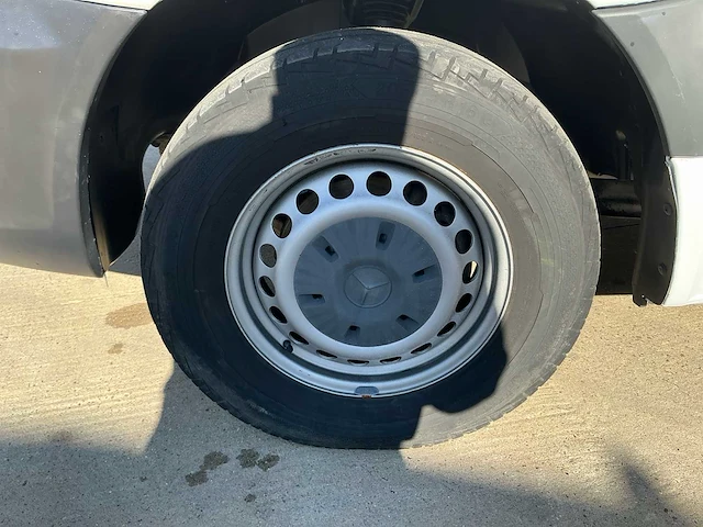 Mercedes-benz sprinter 214 cdi bedrijfswagen met webasto en trekhaak - afbeelding 27 van  45