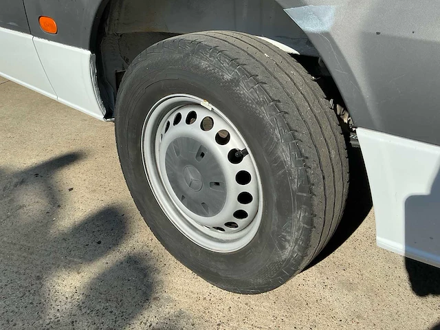 Mercedes-benz sprinter 214 cdi bedrijfswagen met webasto en trekhaak - afbeelding 28 van  45