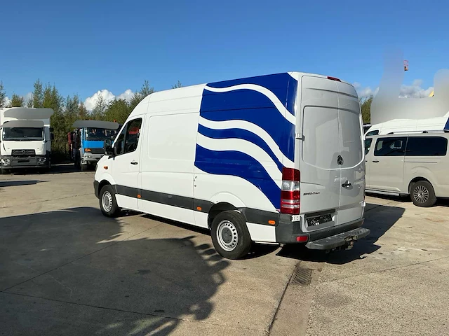 Mercedes-benz sprinter 214 cdi bedrijfswagen met webasto en trekhaak - afbeelding 22 van  45
