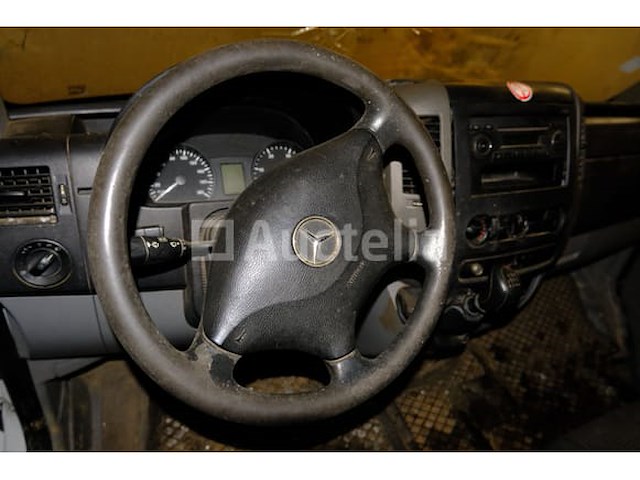 Mercedes-benz sprinter 313 cdi flatbed bestelwagen voor onderdelen (2011-vin:wdb9061311n501575) - afbeelding 5 van  25