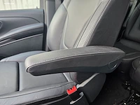 Mercedes-benz v300d combi avantgarde (l2) 2022 - afbeelding 13 van  47