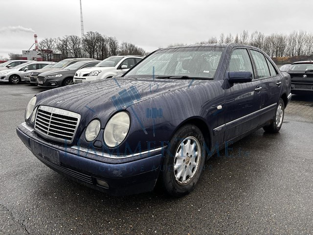 Mercedes-benz vario 614 d combi lwb 4.2 turbo (eco), 1999 - afbeelding 1 van  41