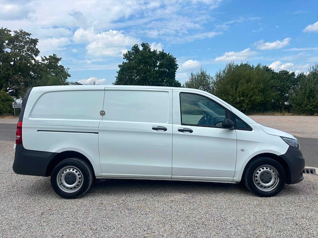Mercedes-benz vito 639/4 bestelwagen - afbeelding 17 van  20