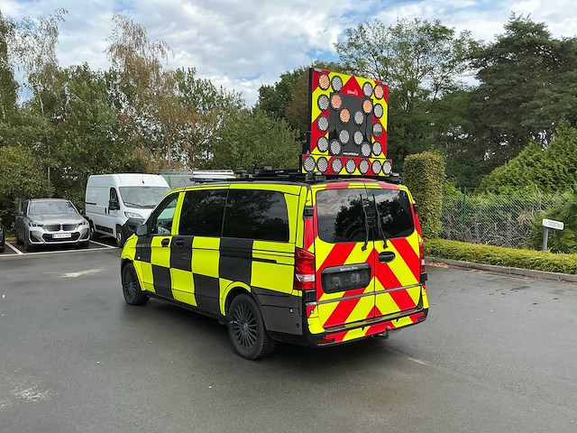 Mercedes-benz vito tourer signalisatievoertuig - afbeelding 68 van  69