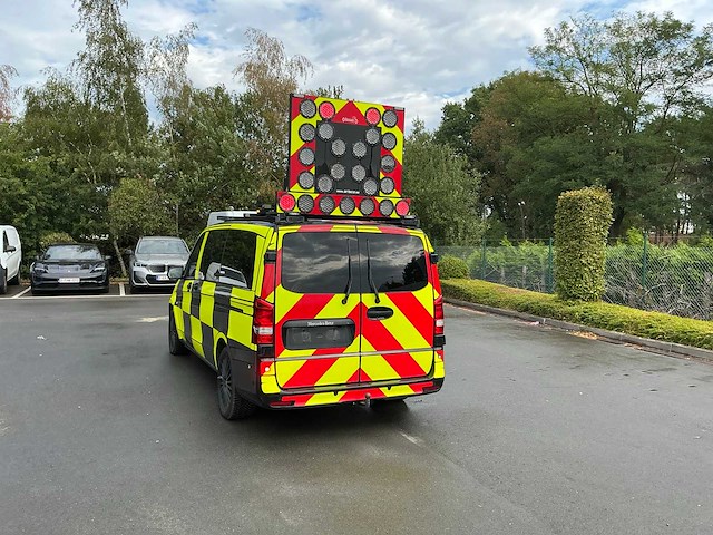 Mercedes-benz vito tourer signalisatievoertuig - afbeelding 69 van  69