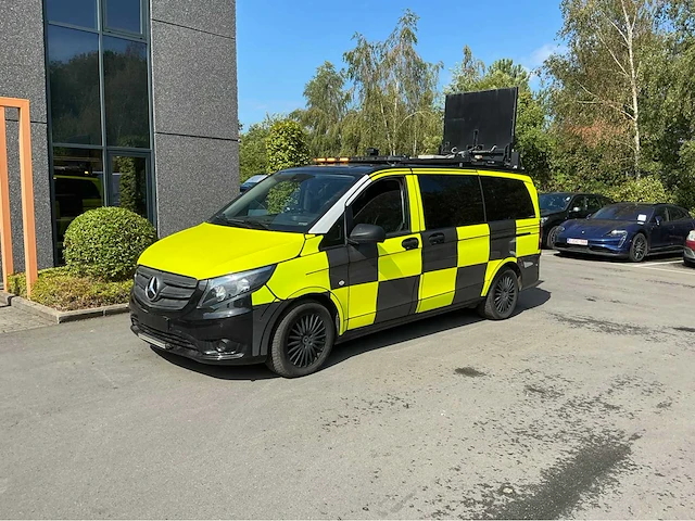 Mercedes-benz vito tourer signalisatievoertuig - afbeelding 1 van  70