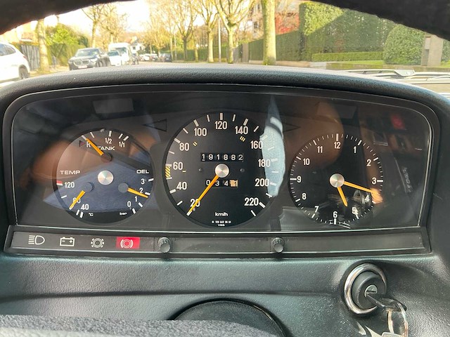 Mercedes-benz w123 280ce oldtimer - afbeelding 15 van  24