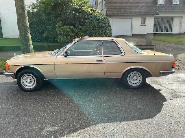 Mercedes-benz w123 280ce oldtimer - afbeelding 11 van  24