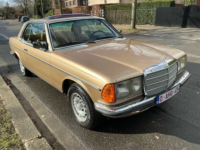 Mercedes-benz w123 280ce oldtimer - afbeelding 21 van  24