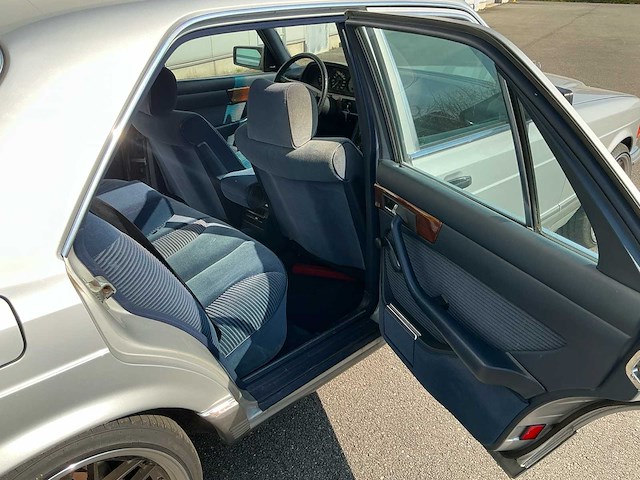 Mercedes-benz w126 s-klasse 280 se personenauto - afbeelding 7 van  25