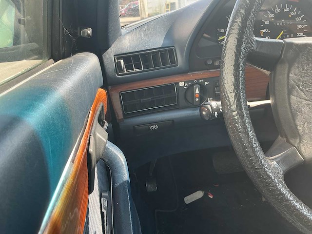 Mercedes-benz w126 s-klasse 280 se personenauto - afbeelding 9 van  43