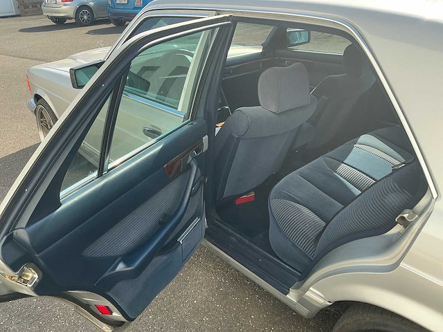 Mercedes-benz w126 s-klasse 280 se personenauto - afbeelding 11 van  43