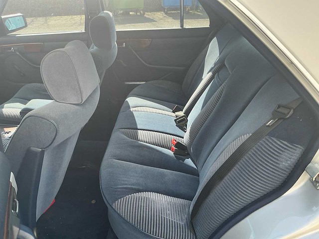 Mercedes-benz w126 s-klasse 280 se personenauto - afbeelding 13 van  43