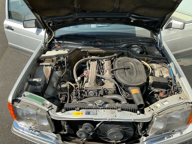 Mercedes-benz w126 s-klasse 280 se personenauto - afbeelding 22 van  43