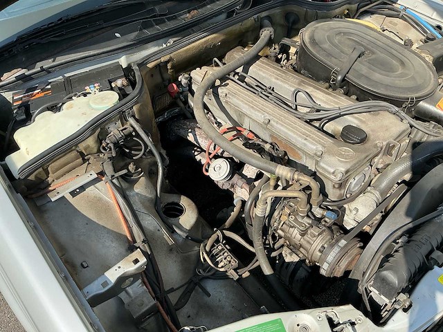 Mercedes-benz w126 s-klasse 280 se personenauto - afbeelding 24 van  43