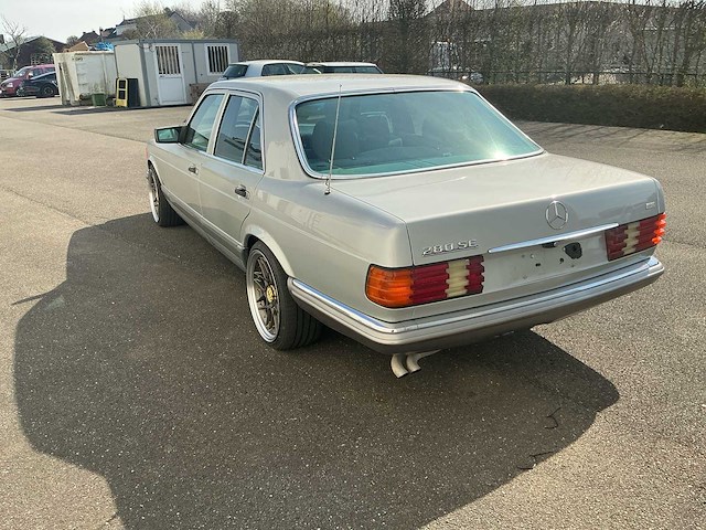 Mercedes-benz w126 s-klasse 280 se personenauto - afbeelding 23 van  43