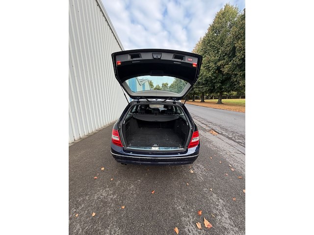 Mercedes c200 - afbeelding 24 van  27