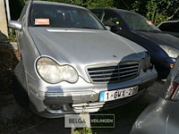 Mercedes c220, enkel voor vergunninghouders en erkende centra voor verschroting - afbeelding 2 van  7