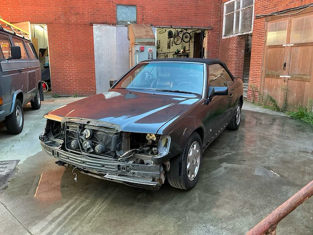 Mercedes cabrio 300 ce 24v oldtimer project - afbeelding 1 van  31