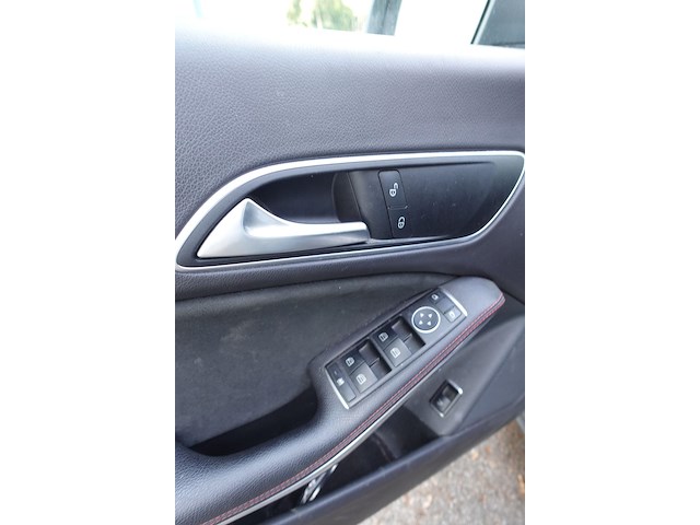Mercedes cla180d - afbeelding 11 van  20