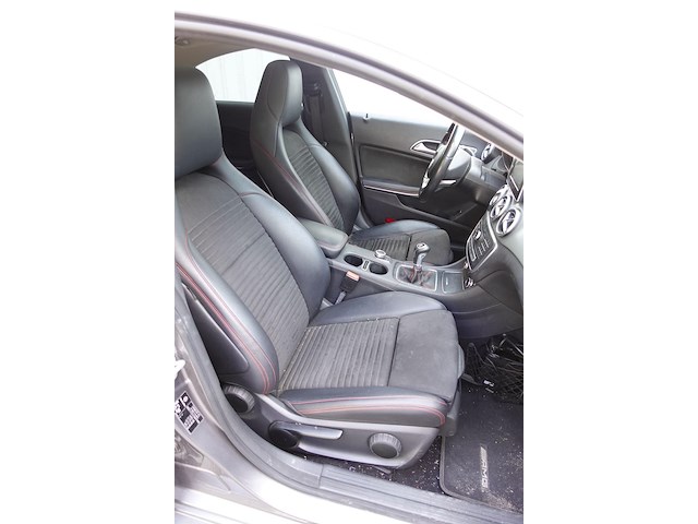 Mercedes cla180d - afbeelding 12 van  20