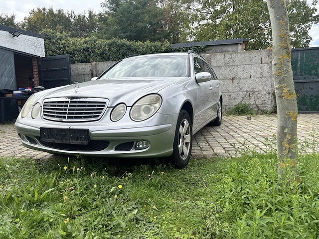 Mercedes e200 kompressor, 2004 - afbeelding 1 van  39